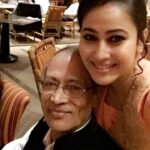 Panchi Bora Instagram – Happy birthday papa! This last month has been rollercoaster ride with all the emotions I’m surprised amazed to see different shades of you. Even though you didn’t remember my name I could see that my presence made all the difference I love you so much and really lucky to be your daughter! 🎈❤️