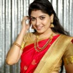 Papri Ghosh Instagram - My all time favorite dress is an elegant saree with classy jewelry @luxefashion_jewellery Blouse @abarnasraman #paprighosh #suntv #serial #pandavarillam #actress #kayal #red #saree #jewelry