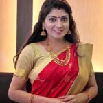 Papri Ghosh Instagram - My all time favorite dress is an elegant saree with classy jewelry @luxefashion_jewellery Blouse @abarnasraman #paprighosh #suntv #serial #pandavarillam #actress #kayal #red #saree #jewelry