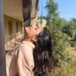 Paridhi Sharma Instagram - Simple life is a happy life. #sunkissed #divinity #nature #simplicity #observelife #beaware#selflove Club Mahindra Tungi Resort