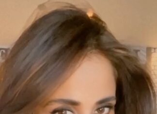 Parul Yadav Instagram - There was a time when I thought that nothing would be better than Ali Zafar falling in love with me!!! Listening to this beautiful song on loop ❤️ #Jhoom #PYReels #AliZafar #AliZafarSongs #MoodToday #LoveThisSong #TrendingReel #ReelingItFeelingIt #FavSong #OnLoop #BeautifulSong #SelfLovery #MondayPost #MondayVibe #DilJhoomJhoom