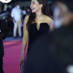 Parvatii Nair Instagram - Some photos from the @she_india awards . Thank you for honouring me as the “ glamorous icon of the year “ ❤️ Styled by @paviiiee_08 Outfit by @johnandananth Jewellery by @konikajewellery