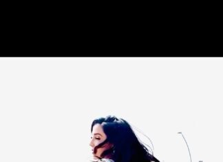 Parvatii Nair Instagram - When the sun makes the wind blow 🌞