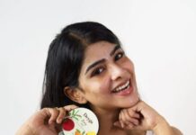 Pavithra Lakshmi Instagram - Hey Buddies! Look, I got my hands on @deyga_organics Body scrub. If I tell you it's the reason behind my glowing skin, would you believe it?😍 Yes!! It's that effective cause it's loaded with powerful natural ingredients. Why don't you try yourself?😉 . . . #pavithralakshmi #skincare #beauty #natural #choosepurechoosedeyga #passion #actress #dancer #cwc #ullasam #malayalam #viral #trending #instagood #fashion #memes #tiktok #reel #music #trendingnow #reelitfeelit #instadaily #love #happy