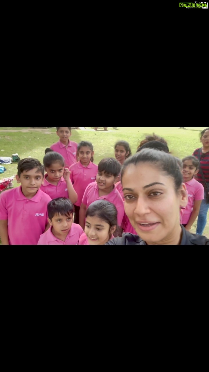 Payal Rohatgi Instagram - Slow steps in the right direction is better than running in the wrong direction ❤️ To watch the whole video : https://youtu.be/vwsR0JQjK_M #payalrohatgi #yogasehoga #ladkihoonladsaktihoon Lodi Gardens
