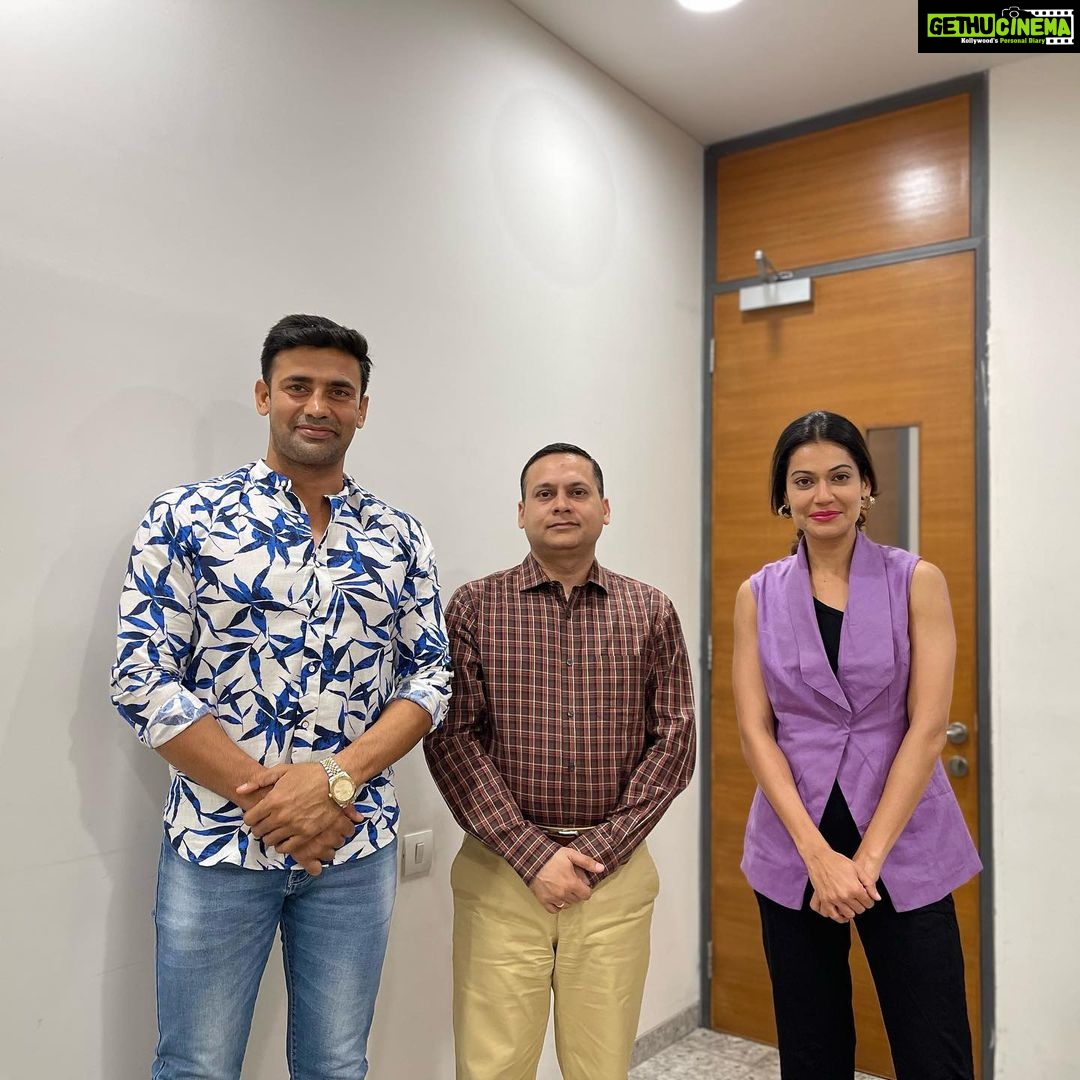 Payal Rohatgi Instagram - Life isnβt about finding yourself. Life is about creating yourself π Styled by- @styling_by_mansi Jumpsuit and blazer- @deebaco_official Earings- @deebaco_official Humbled to meet @amitmalviya ji today with @sangramsingh_wrestler π #payalrohatgi #yogasehoga #ladkihunladsaktihun