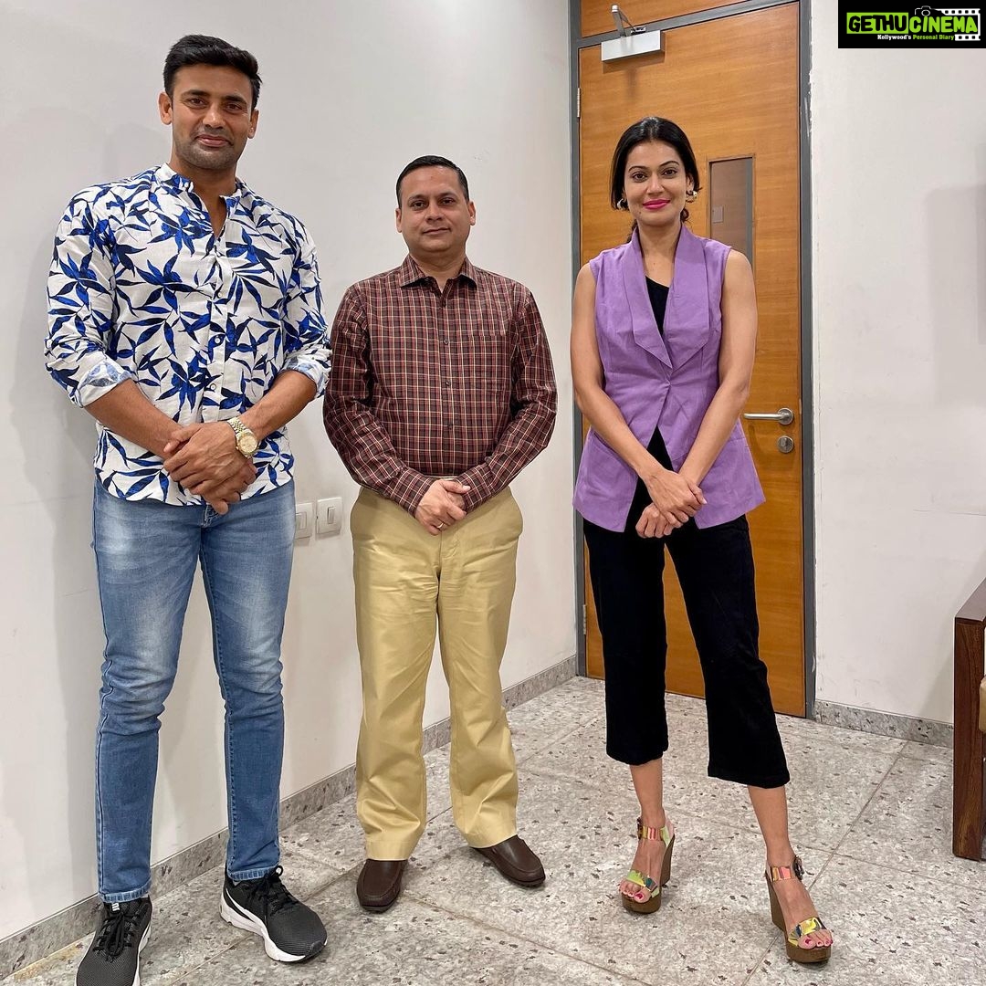 Payal Rohatgi Instagram - Life isnβt about finding yourself. Life is about creating yourself π Styled by- @styling_by_mansi Jumpsuit and blazer- @deebaco_official Earings- @deebaco_official Humbled to meet @amitmalviya ji today with @sangramsingh_wrestler π #payalrohatgi #yogasehoga #ladkihunladsaktihun