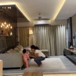 Pearle Maaney Instagram - The good thing about Nila starting to walk… I’ve also started walking more 😀 the best Cardio 😜❤️ Nila : Njan oodumbo mummyum koode oodikkotte 😎 . @srinish_aravind patiently capturing this 📸