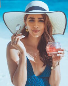 Pooja Hegde Instagram - Mentally having a sorbet on a white sandy beach 🏖 #throwback
