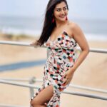 Pooja Jhaveri Instagram - Throwing some colours to a black and white life ! 🖤🤦🏻‍♀️ . . This dress from @forever21 is pure loveee ! Comfy and classy… just how I always love my outfits to be ! 📸 : @portraitsbyvijey . . #colours #fashion #fashionista #instafashion #beachlook #partywear #loungelook #loungeoutfit #classyoutfit #comfortwear #dresses #boholook #newjersey #desistyle #design #ootd #wiwt #photography #photoshoot #newyork #newyorkcity #philly #philadelphia #usa #pennsylvania #beachesofnewjersey New Jersey