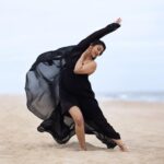 Pooja Jhaveri Instagram - I danced on to the sound of the waves, The music of the wind. The sand was my stage and birds were my audience ! . . In my mind I recreated the #blackswan ! 🖤🖤🖤 . . Outfit : @madhuram.studio 📸 : @portraitsbyvijey . . #blacksbeach #blackswan #freebird #beach #beachlife #actor #actress #dance #moves #freestyle #outfits #fashion #usa #desiinfluencer #desiindian #newjersey #beachesofnewjersey #black #white #collaboration #collab #ad #photoshoot #photography #beachphotography #america Beach Haven Park, New Jersey