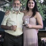 Poonam Bajwa Instagram - Kyuki baap ,baap hota hai!!!Behind every happy child is a father who gave her roots to ground and wings to fly !!!! Happy father's day to all the darling dad's in the world ❤️ ❤️ ❤️!!And also to this fantabulous human by my side!!! 📸@sithbhatia