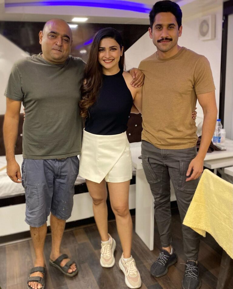 Prachi Deasi Instagram - ‘Thank You’ @thisisvikramkumar & @chayakkineni for making #Dhootha & working in #Hyderabad such a breeze! Not pictured here - me learning my lines in Telugu & gorging on @shoyu.hyd food