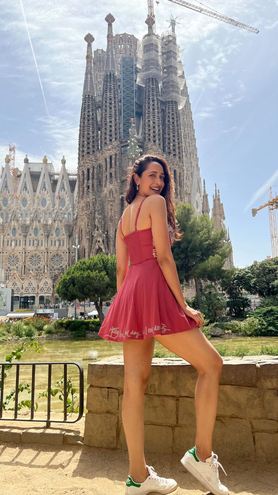 Pragya Jaiswal Instagram - BRB, going off to play in the Barcelona Sun ☀️😘