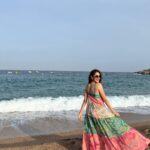 Pragya Jaiswal Instagram – Life is a beach, find your wave 🌊🏝💗

@shopverb @blingthingstore @anshikaav @tanazfatima