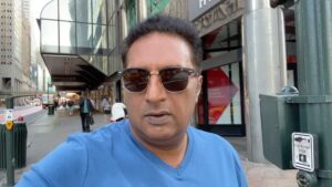 Prakash Raj Instagram - New York.. morning walk down the street #travelling #unwinding .. have a good day guys 😊😊😊