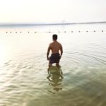 Prithviraj Sukumaran Instagram – Sunset at the Dead Sea! #BulkingUp #GettingStrong 💪🏼 Pic Courtesy: Wifey @supriyamenonprithviraj ❤️