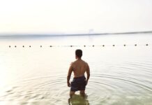 Prithviraj Sukumaran Instagram - Sunset at the Dead Sea! #BulkingUp #GettingStrong 💪🏼 Pic Courtesy: Wifey @supriyamenonprithviraj ❤️
