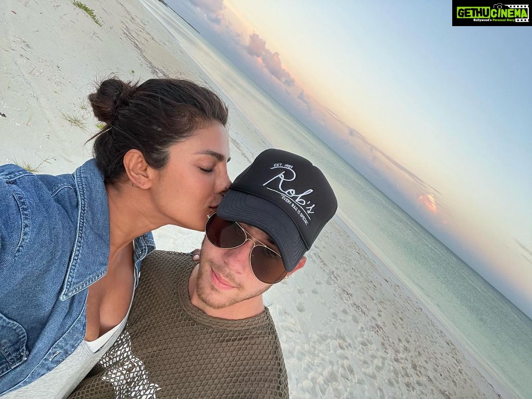 Priyanka Chopra Instagram - 💋❤️🙏🏽 @nickjonas #islandgirl #photodump Turks and Caicos Islands