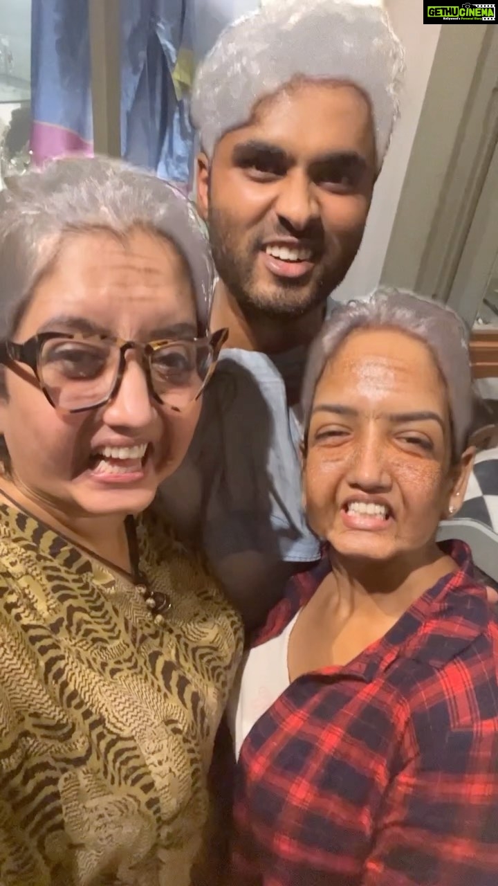 Priyanka Deshpande Instagram - Hopeless 90’s Kids!🤪🧿❤️
