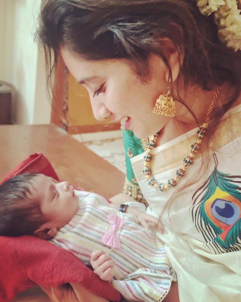 Priyanka Deshpande Instagram - Iha ❤️ Chiya . . 🧿 @iha.deshpande