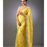 Priyanka Nair Instagram - Time to sparkle ✨ Photography - Vivek R Nair Costume - Aanu Nobby MUA - Mukesh Murali Makeover @vrn_vivekrnair.photography @aanunobby @mukeshmuralimakeover #priyankanair #grihalekshmi#photoshoot#sareelove#yellow#pink#actress#malayalam#tamil