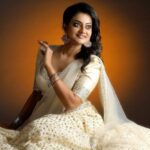 Priyanka Nair Instagram - Smile,sparkle,repeat ✨ Photography - Vivek R Nair Costume - Aanu Nobby MUA - Mukesh Murali Makeover @vrn_vivekrnair.photography @aanunobby @mukeshmuralimakeover #priyankanair #grihalekshmi#photoshoot#whitelove#lahanga#davani#skirtblouse#huda#hudabeauty#actress#malayalam#tamil#bollywood#kollywood#tollywood