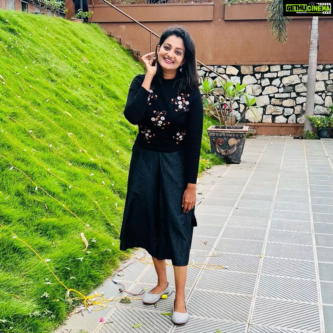 Priyanka Nair Instagram - In black 🖤 #black#priyankanair#instaday#instapic#instagram