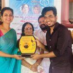 Priyanka Nair Instagram - Kudos to your musical legacy Omanakutty teacher and your family.Houmbled and hounered to be with you on this ‘World Music Day’ 2022. Remembering those days when I was the state president of ‘Desheeya Balatharangam’ during my school and college days. I extending my gratitude to Sharath uncle for inviting me once again to the Balatharangam family 😍 #omanakuttyteacher @harisankar_ks #worldmusicday