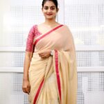 Priyanka Nair Instagram - Six yards of happiness ❤️ 📸 @sreeraj_capture #sareelove #sareepic#priyankanair