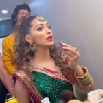 Raai Laxmi Instagram - Just before my live performance on stage ! 💃🏻💋 #prepwork #behindthescenes #lovefordance #sneakpeek #exclusive #reels #vaadivaasal #reelsinstagram #trendingreels #trending #instagood #dancetillyoudrop #vanityfair ❤️🎉💄💋