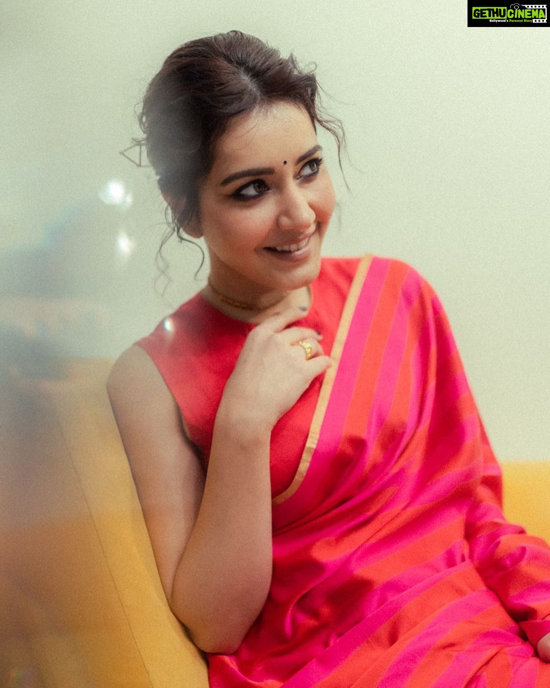 Raashi Khanna Instagram - आँखों की गुस्ताखियाँ माफ हो 🌸