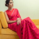 Raashi Khanna Instagram - श्रृंगार रस 💛