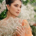 Raashi Khanna Instagram - Do flowers make you happy too? 🧡