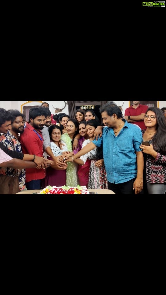 Rachitha Mahalakshmi Instagram - Well they say end is a new beginning..... So let this be a beautiful beginning for d whole team.... #nini2 Love u all 😘😘😘