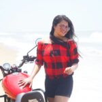 Rachitha Mahalakshmi Instagram - If it scares u,it might be a good thing to try..... 🤨😎😎😎 Let ur passion drive U....🏍️💃 Do more of what makes you happy 😍😍😍😍😍😍 @_harini_captures ❤️❤️❤️❤️