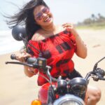 Rachitha Mahalakshmi Instagram – If it scares u,it might be a good thing to try….. 🤨😎😎😎
Let ur passion drive U….🏍️💃
Do more of what makes you happy 😍😍😍😍😍😍
@_harini_captures ❤️❤️❤️❤️