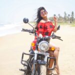 Rachitha Mahalakshmi Instagram – If it scares u,it might be a good thing to try….. 🤨😎😎😎
Let ur passion drive U….🏍️💃
Do more of what makes you happy 😍😍😍😍😍😍
@_harini_captures ❤️❤️❤️❤️