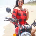 Rachitha Mahalakshmi Instagram – If it scares u,it might be a good thing to try….. 🤨😎😎😎
Let ur passion drive U….🏍️💃
Do more of what makes you happy 😍😍😍😍😍😍
@_harini_captures ❤️❤️❤️❤️