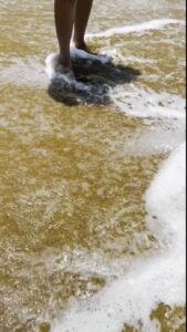 Rachitha Mahalakshmi Instagram - Just being me wen i c d waves 🌊🌊🌊🌊🌊❤️❤️❤️❤️❤️❤️❤️❤️ @_harini_captures ❤️