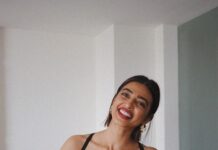Radhika Apte Instagram - Good morning 🍄 Outfit - @arokaofficial Jewellery - @blingsutra HMU - @kritikagill Styling - @who_wore_what_when