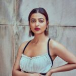 Radhika Apte Instagram - 🌷