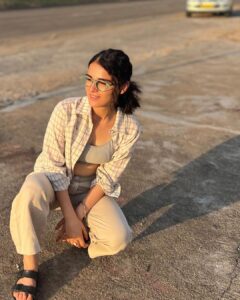 Radhika Madan Instagram - Color me gold 💫