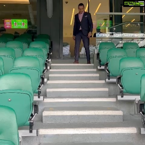 Rahul Bose Instagram - Super day, brilliant rugby at #Twickenham . Thank you @worldrugby @englandrugby for the warmth and hospitality. #London7s @rugbyindia