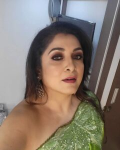 Ramya Krishnan Instagram - Green vibes only...feeling grand in green 🥰🥰