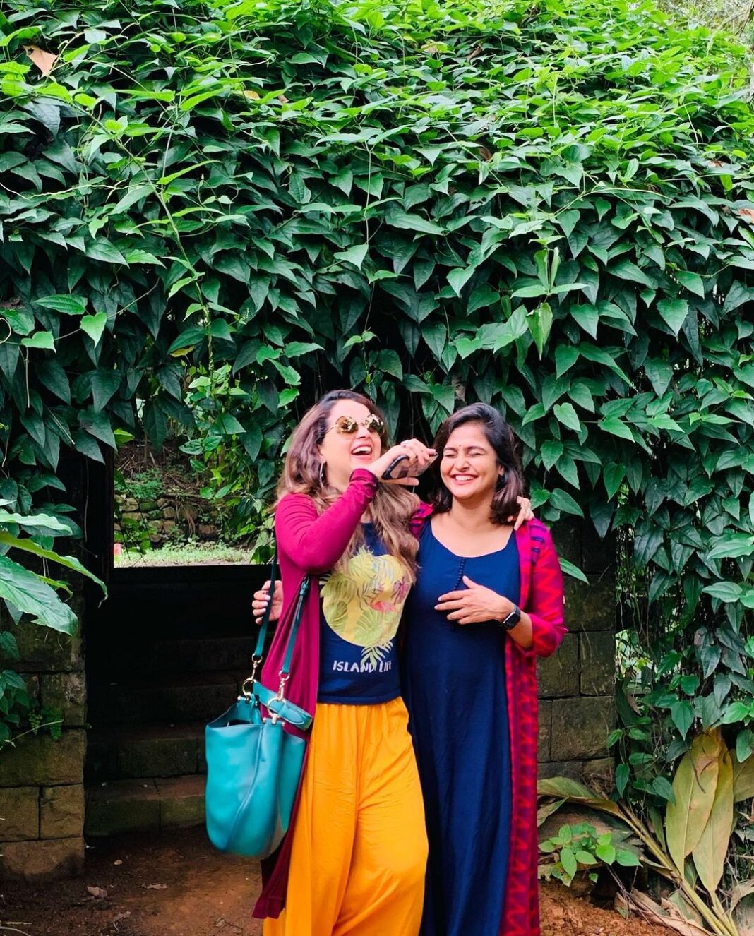 Remya Nambeesan Instagram - To more fights 🤓😈 To more fun 😁😈 inna pidicho oru happy birthday AM 😘🤗❤️🥰 @bhavzmenon!!