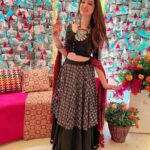 Richa Panai Instagram - 🖤💙🧡 #mehndinight #friendswedding #sangeetoutfit #indianweddings #socolorful Lonavala