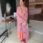 Richa Panai Instagram - Simplicity above all!🌸🌺 . . . . . . . . . #indianlook #ethnicwear #traditional #indianbeauty #proudindian #beautiful #picoftheday #cute #beauty #trendy #mumbai #meme #followme #comment #art #insta #fashion #lifestyle #stayhome #life #new #instafashion #nature #myself