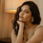 Ritika Singh Instagram - 🕊🌼✨ Photography : @vasanthphotography Makeup & hair : @asthabisani @glossbymeenakshi @mythrayeehairandmakeup Styling : @shimona_stalin