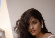 Ritika Singh Instagram - Hot girl shi* but I’m cold every season Styling : @shimona_stalin Makeup & hair : @asthabisani @glossbymeenakshi @mythrayeehairandmakeup Photography : @vasanthphotography